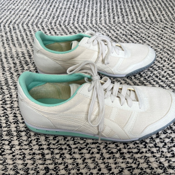 Tiger Onitsuka Shoes, US women’s size 11 - Picture 5 of 9